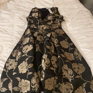 Sleeveless Black dress with gold flowers